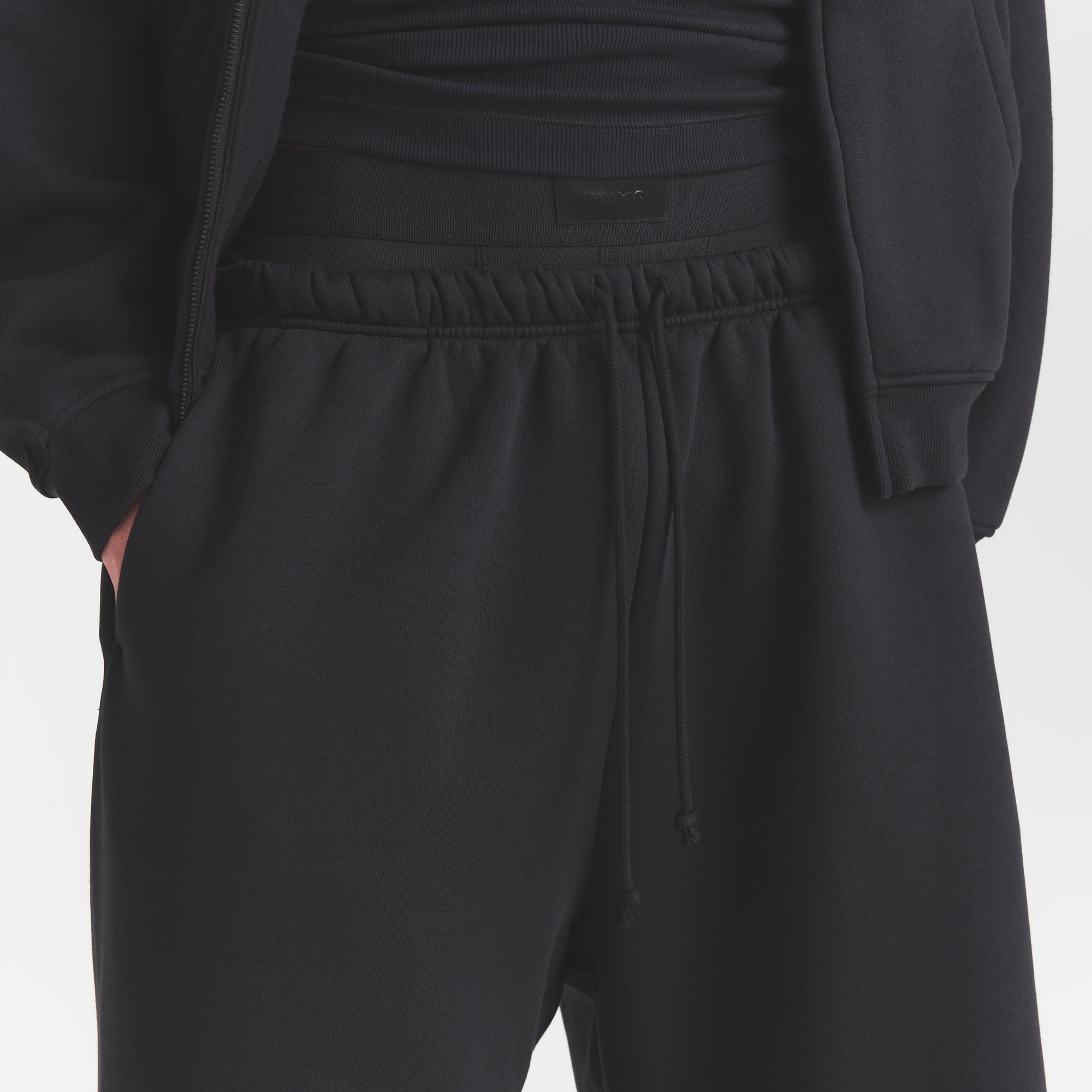 Mens Relaxed Long Short - Image 4