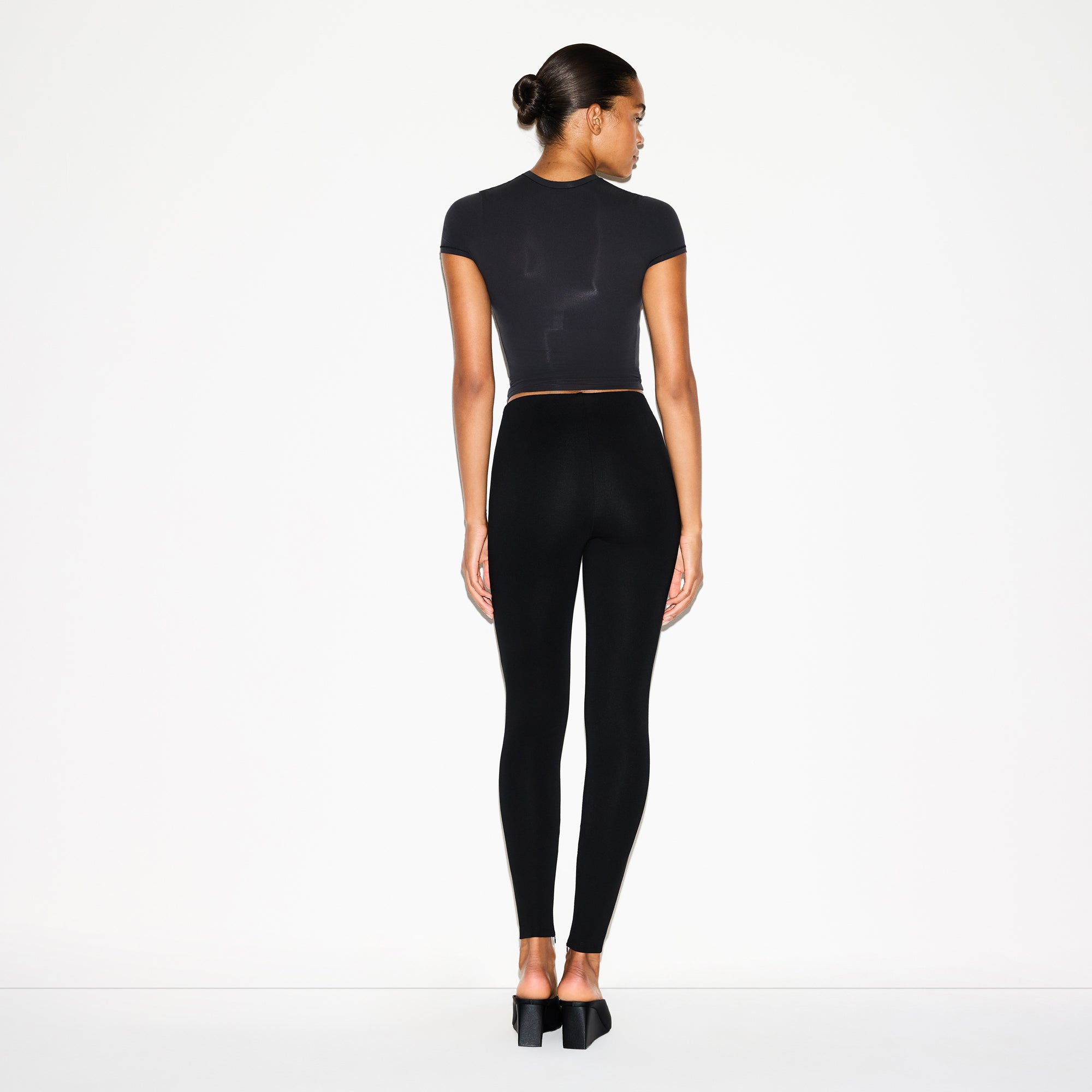 High-Waisted Legging - Image 4