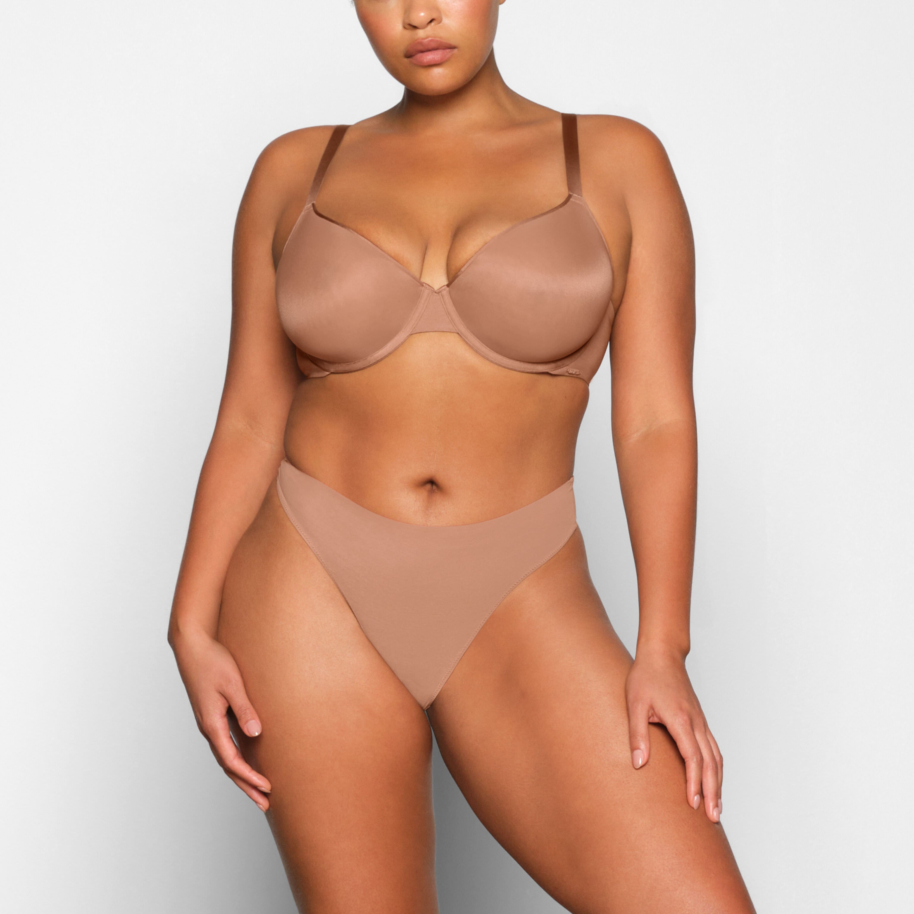 Demi Bra